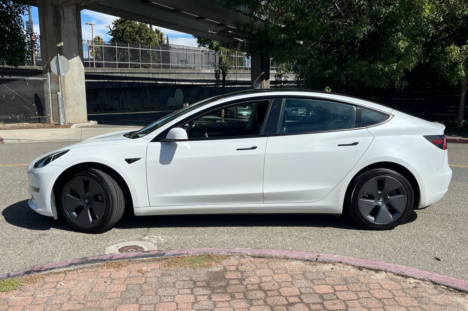 tesla model 3 2023 5YJ3E1EA5PF649598 image tesla model 3 2023 5YJ3E1EA5PF649598 image